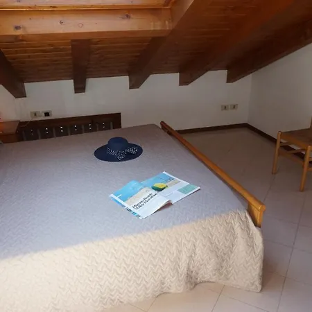 Lägenhet Three-room Attic Very Near The Centre Of